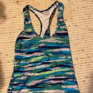 Lululemon tank size 4/6